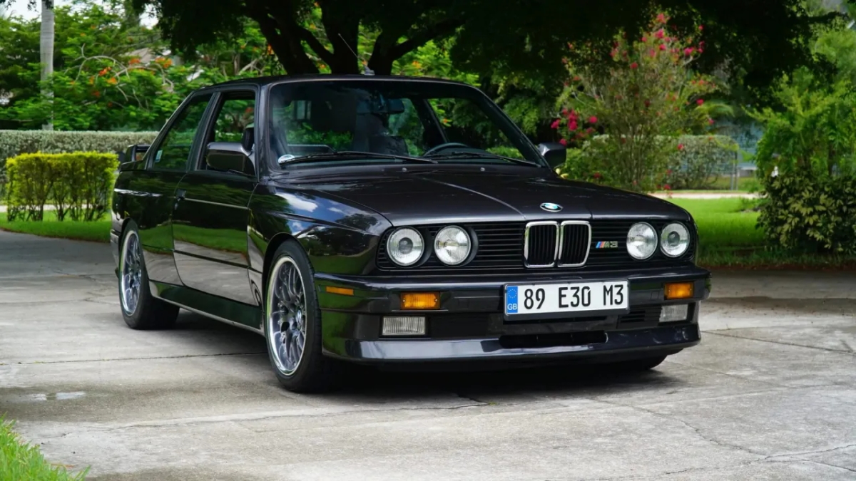 BMW M3 E30: Ile kosztuje kultowy model? Ceny i porady