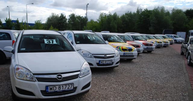 Duże auta: zalety i wady, które warto poznać przed zakupem Duże auta: zalety i wady, które warto poznać przed zakupem