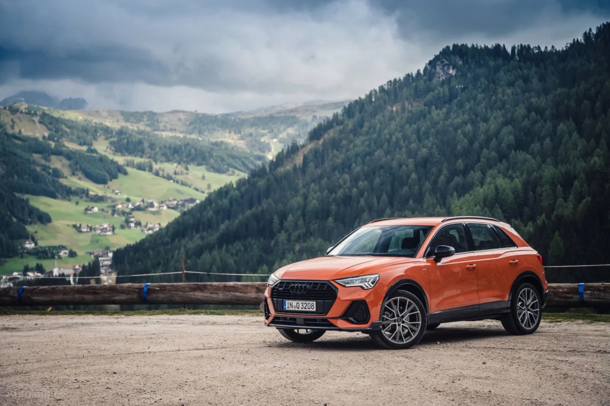 Nowe Audi Q3: Zaskakujące Zmiany i Udoskonalenia Kompaktowego SUV-a