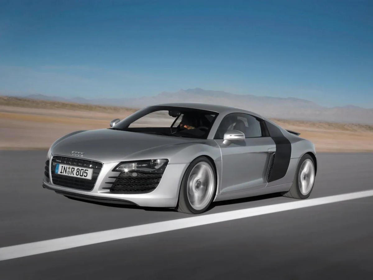 Audi R8 V8: Specyfikacja techniczna i osiągi supersamochodu