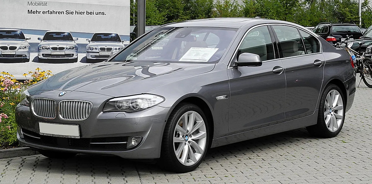 BMW 10: Wszystko o kultowym modelu serii 5 F10 - fakty i opinie