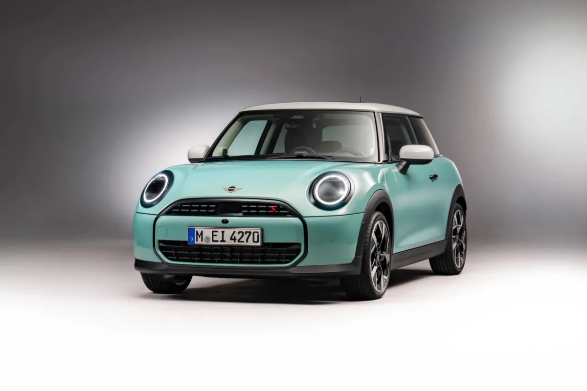 BMW Mini Cooper: Ikona Stylu i Sportowej Elegancji na Drodze